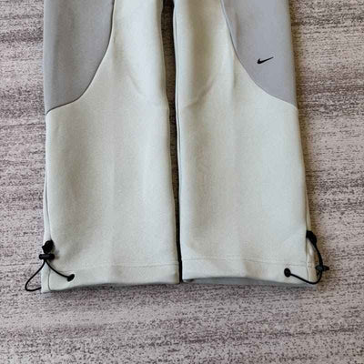 Calça Nike Tech Fleece Pro Cinza