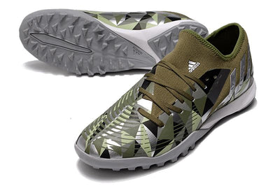Chuteira Predator Edge 3 low Society–Confortável