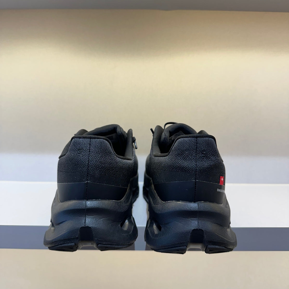 On Running Cloudtilt Black Eclipse (Pronta Entrega)