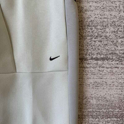 Conjunto Nike Tech Fleece Pro Wear Cinza
