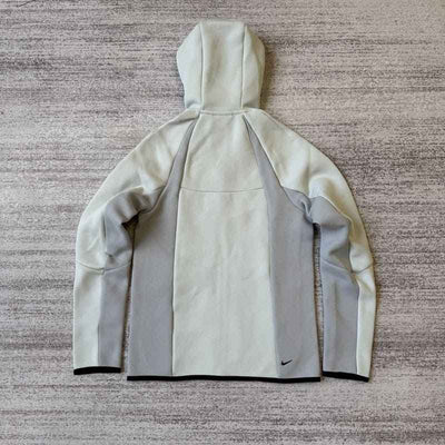 Jaqueta Nike Tech Fleece Pro Wear Cinza
